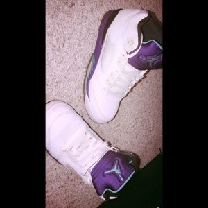Air Jordan Retro 5 Grapes